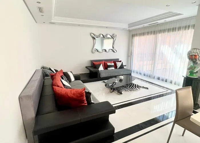 3 Bedroom Apartment On The Waterfront Puerto Banus Marbella