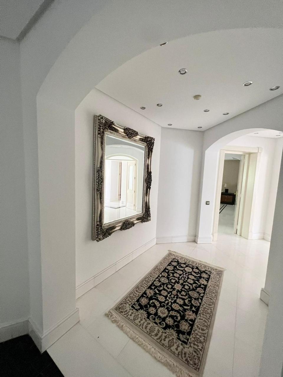 3 Bedroom On The Waterfront Puerto Banus Appartement Marbella